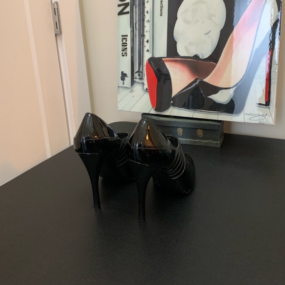 3️⃣6️⃣ Today ONLY more then 50% Off! HUGE SALE! BCBG heels. - Picture 5 of 5